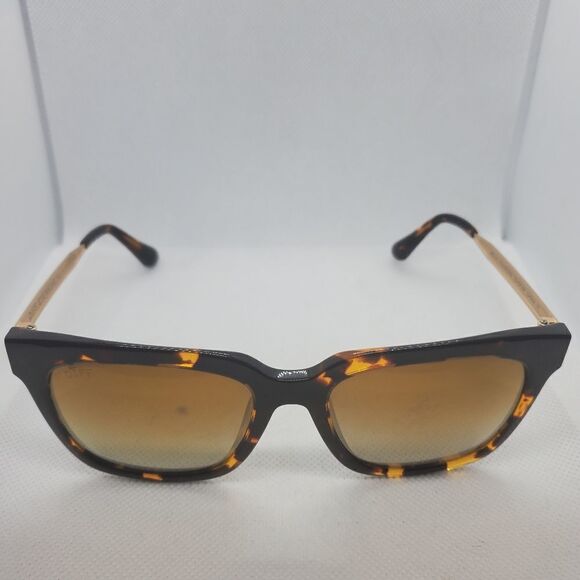 Diff Eyewear Bella Polarized Sunglasses - Picture 5 of 12